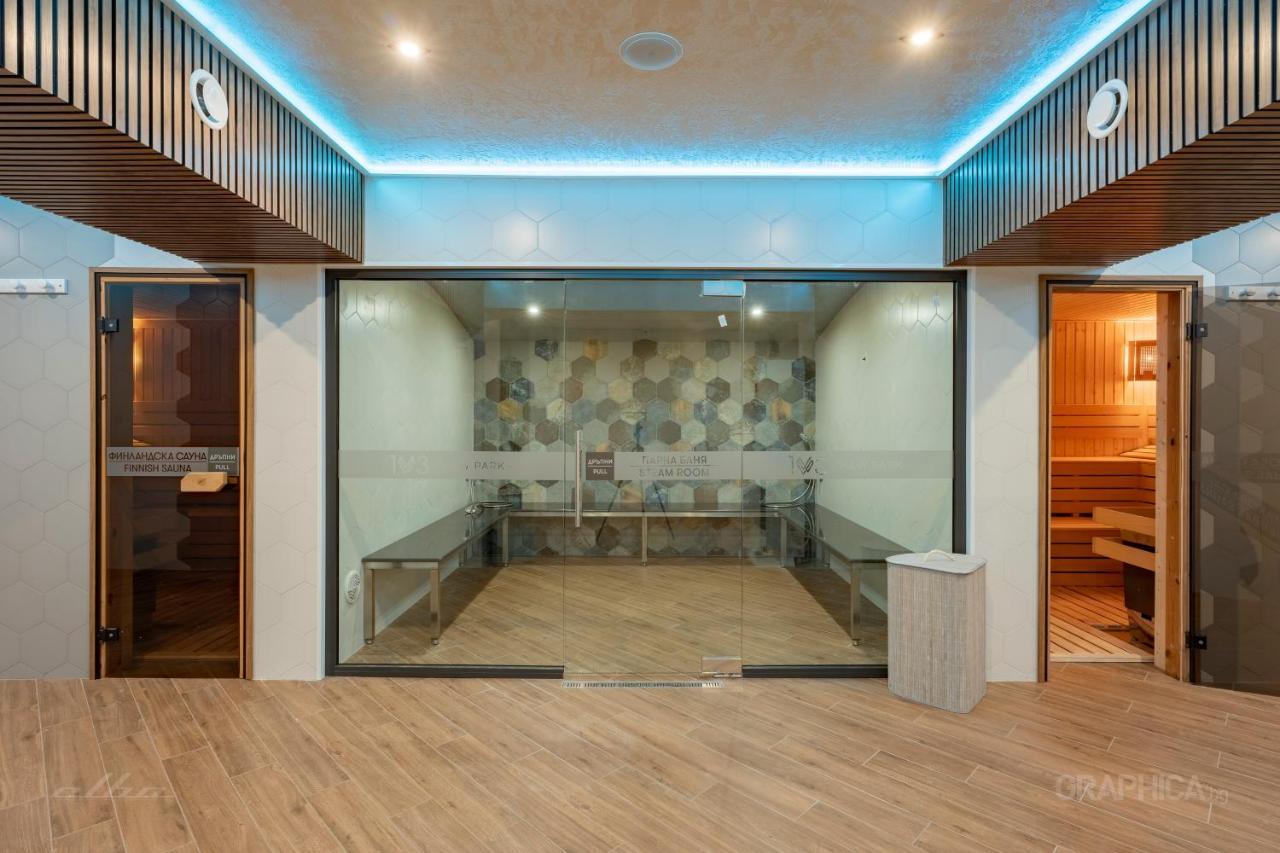 103 View Park Hotel Panichishte Bagian luar foto