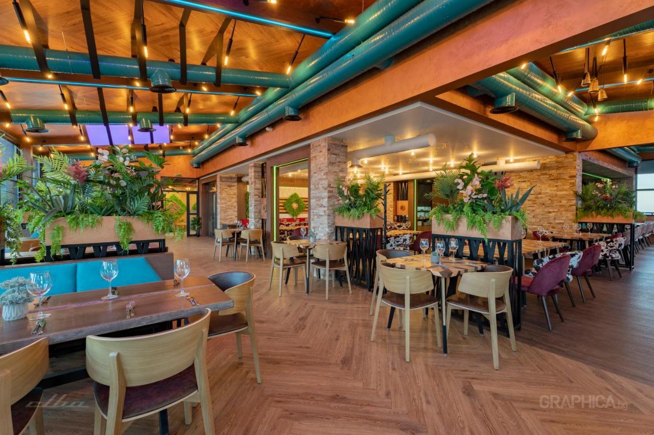 103 View Park Hotel Panichishte Bagian luar foto