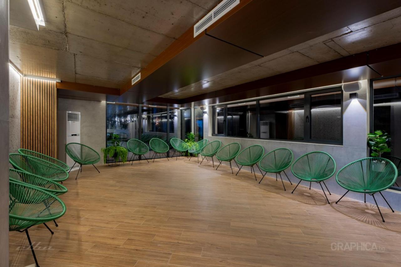 103 View Park Hotel Panichishte Bagian luar foto