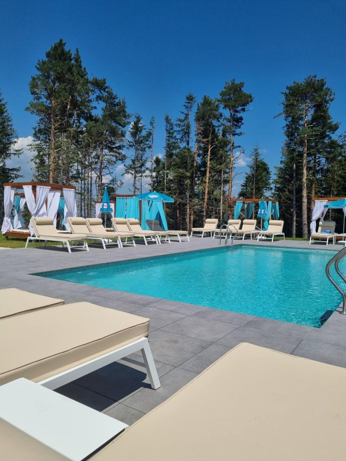 103 View Park Hotel Panichishte Bagian luar foto