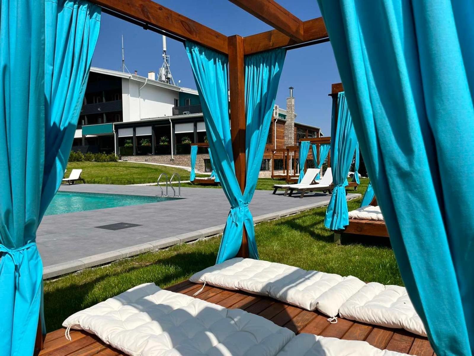 103 View Park Hotel Panichishte Bagian luar foto