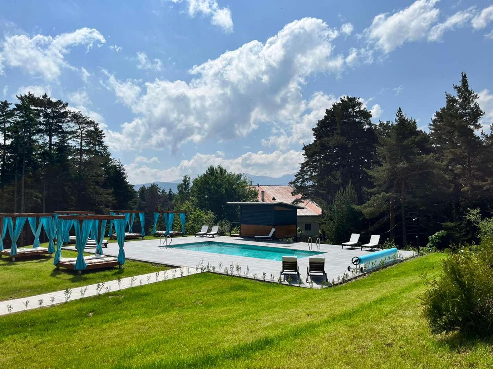 103 View Park Hotel Panichishte Bagian luar foto