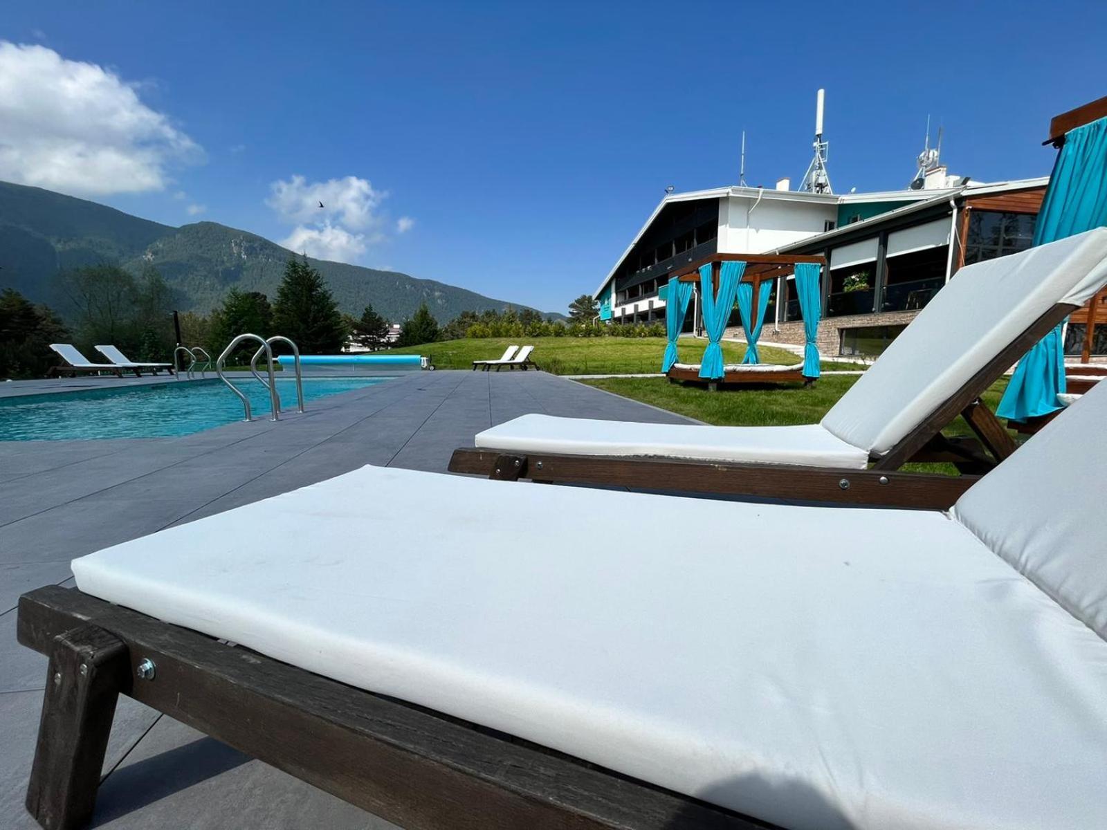 103 View Park Hotel Panichishte Bagian luar foto