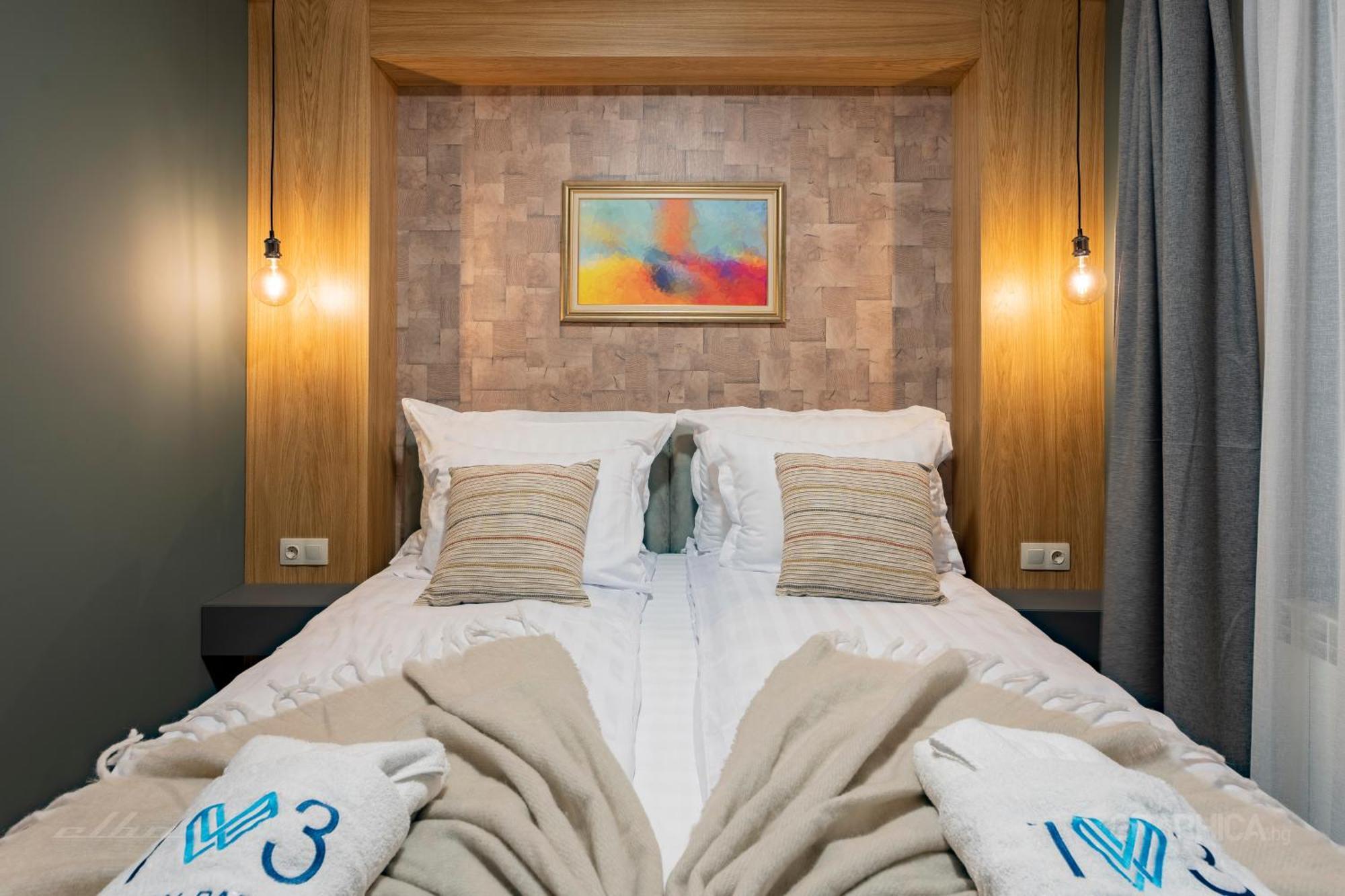 103 View Park Hotel Panichishte Bagian luar foto