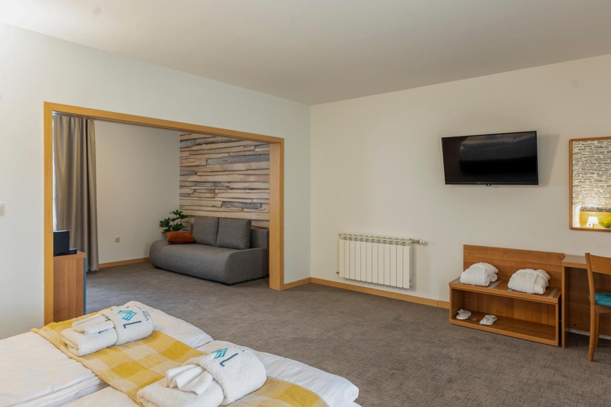 103 View Park Hotel Panichishte Bagian luar foto