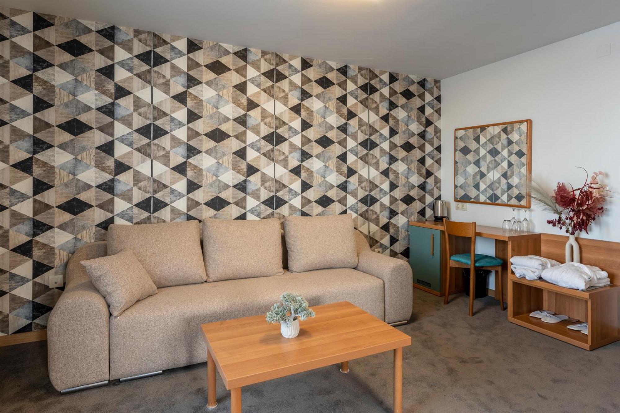 103 View Park Hotel Panichishte Bagian luar foto